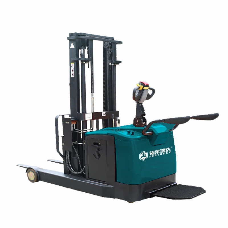 Carrello elevatore elettrico retrattile